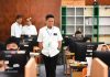 TINJAU: Rektor USU, Prof Muryanto meninjau dan melakukan kunjungan ke beberapa ruang ujian di Fakultas Kedokteran USU dan SMAN I Medan selaku mitra UTBK USU, untuk melihat secara langsung pelaksanaannya.(Foto Humas USU)